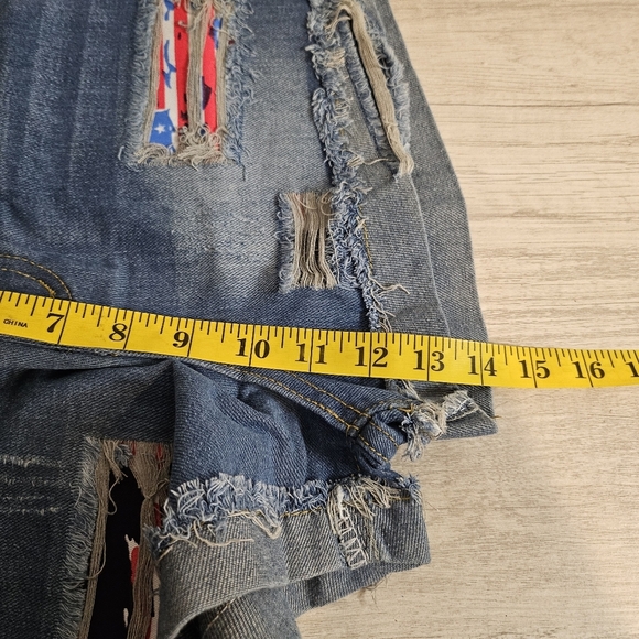 Women's Denim Star-Embellished Blue Distressed Women's High Rise Shorts Size S - Picture 12 of 12